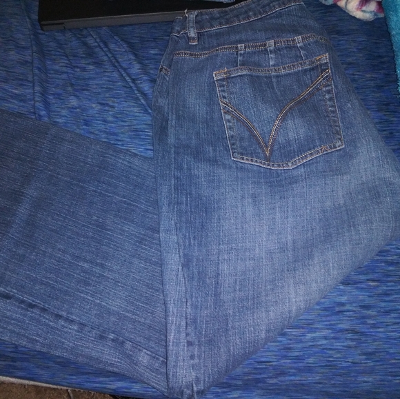 Venezia 4 short (22 plus) - Picture 2 of 3